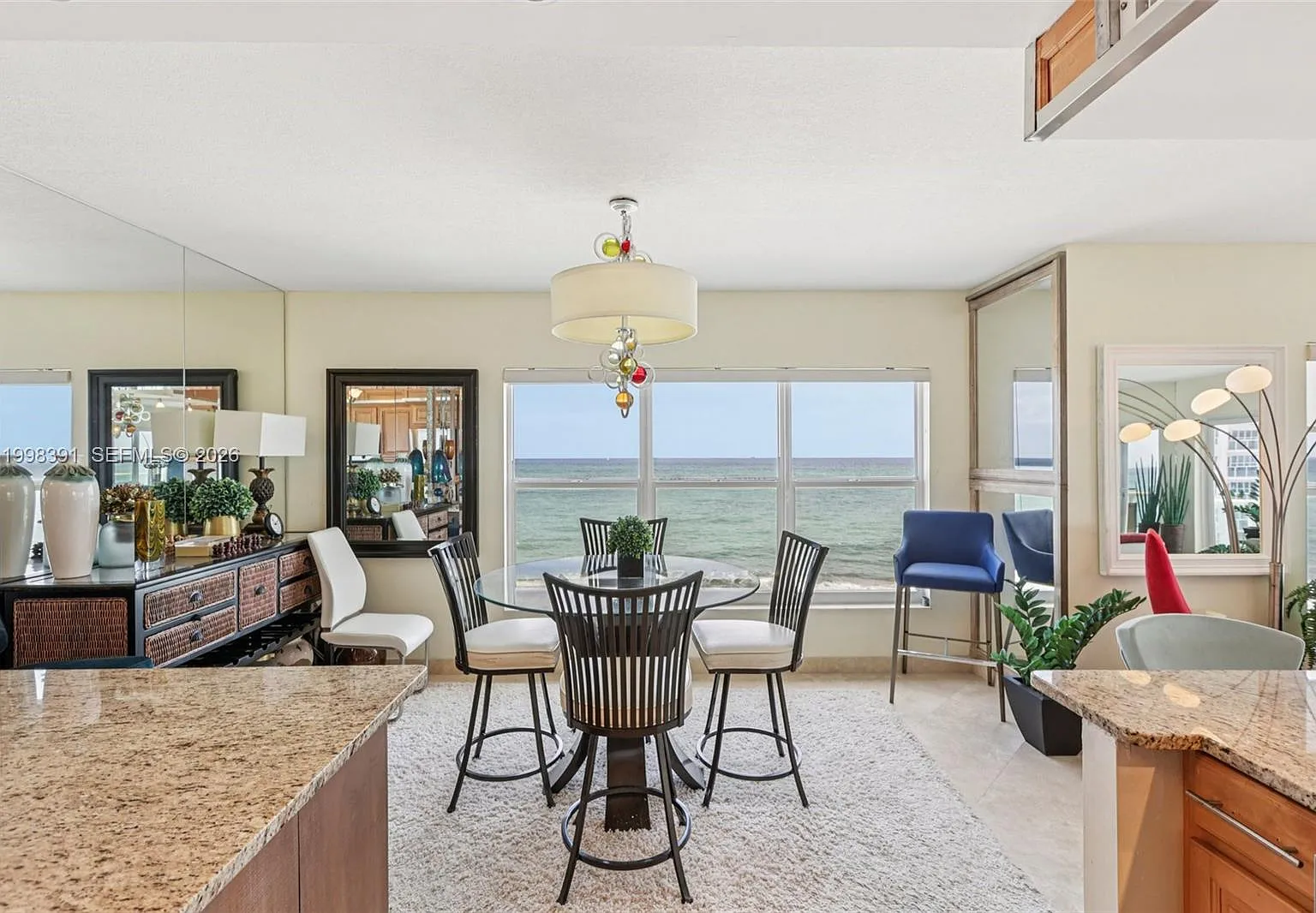 Riviera Condo — Photo 3