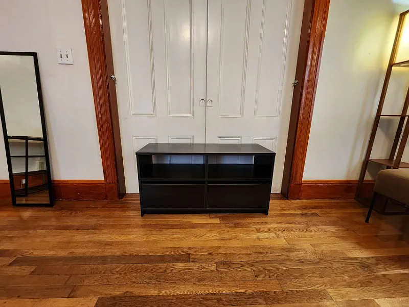 1 bed, 3400 sqft, $1,050 — Photo 3
