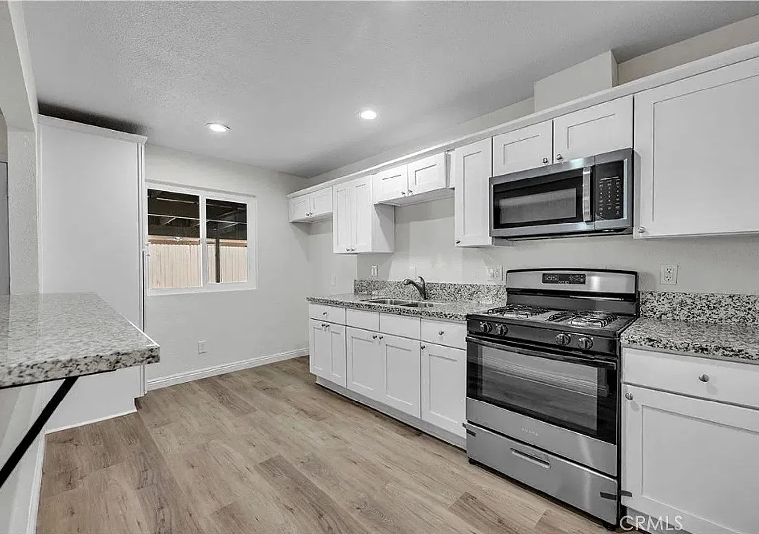 3 Bedroom 1 Bath For Rent — Photo 4