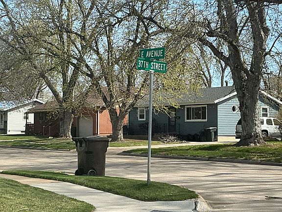 3rd image of 3619 E Ave