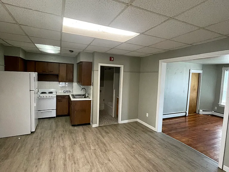 400 Smithfield Ave #1 — Photo 2