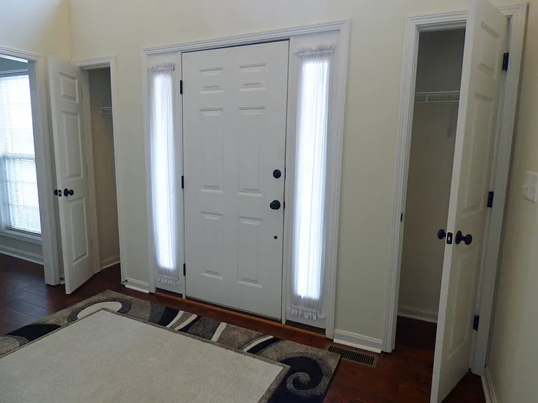 2205 Barrington Ln — Photo 2