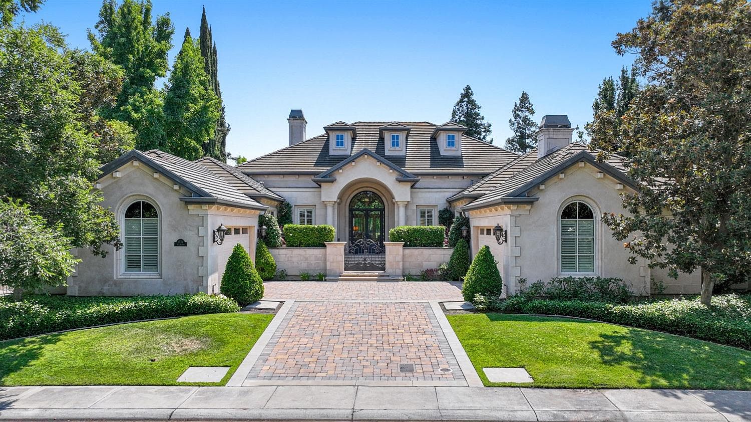 6375 Saint Andrews Dr