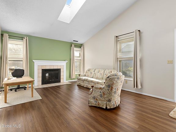 5th image of 4 Putnam Court