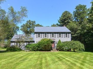 8 King Philip Path, Mendon, MA 01756