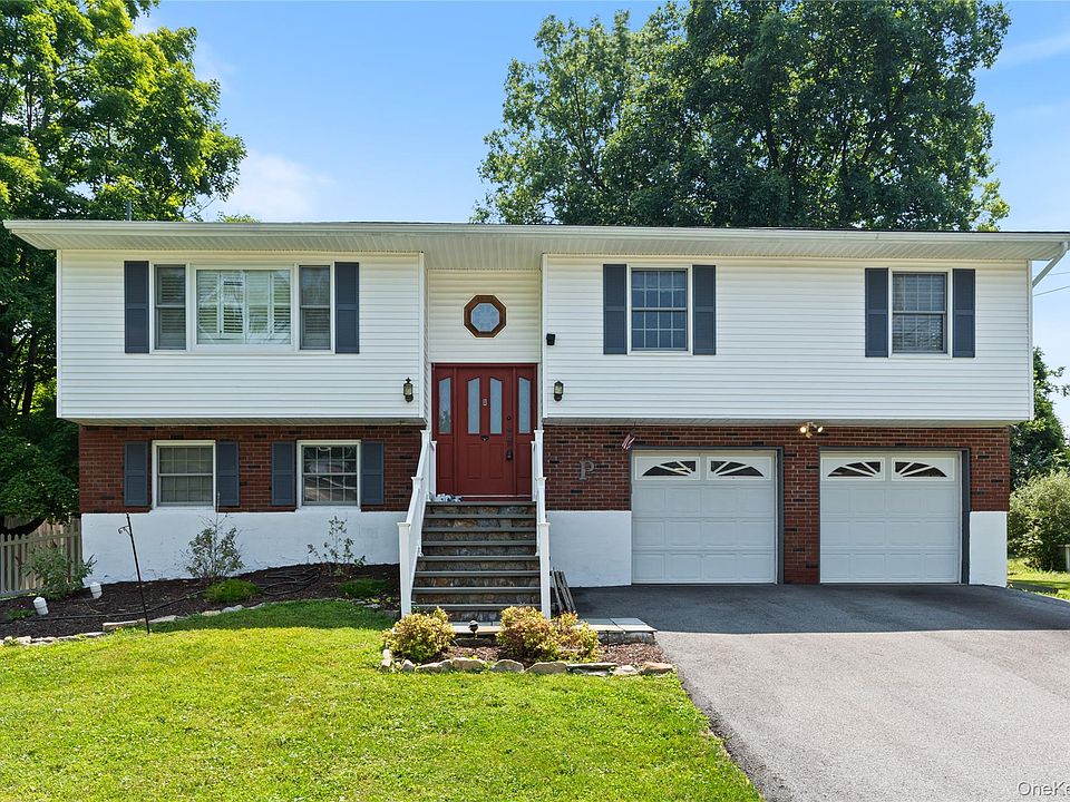 1st image of 5 Colette Drive