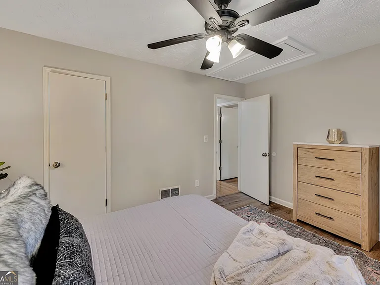 160 Booth Rd SW #A — Photo 16