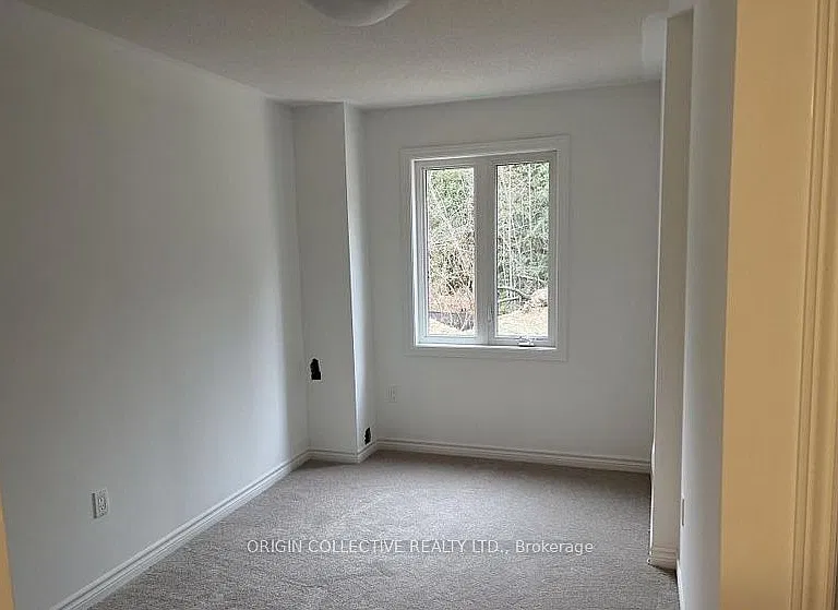 34 Milson Cres — Photo 5