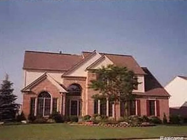 47553 Ten Point Dr, Canton, MI 48187