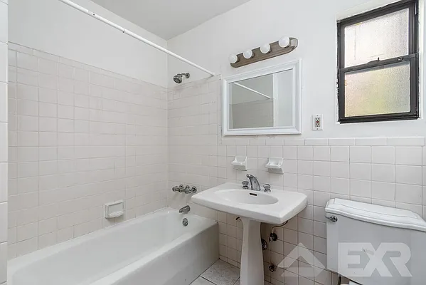 Rented by EXR | media 24