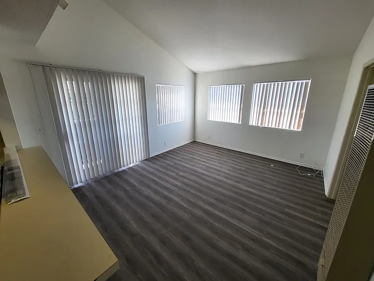 1225 Belmont Ave — Photo 12