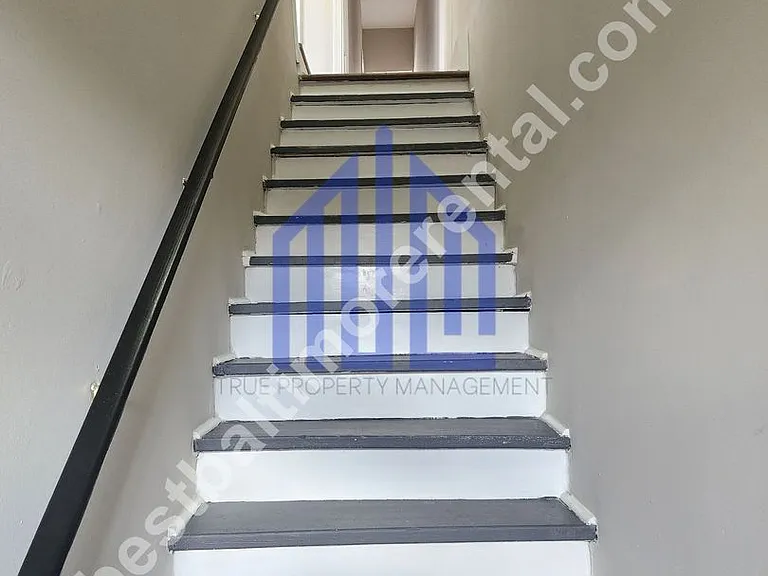 2535 Greenmount Ave — Photo 2