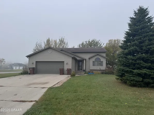 1226 18th Ave SE, East Grand Forks, MN 56721