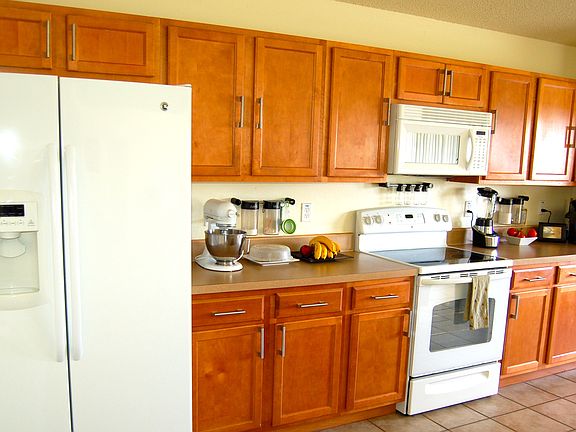 4th image of 1095 Bluegrass Dr
