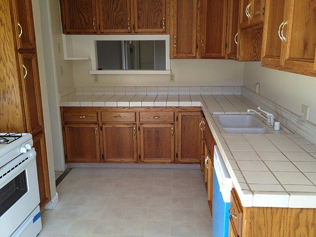 2nd image of 821 Estancia Way