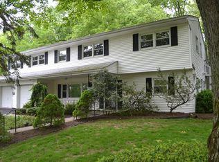 64 Holly Glen Ln, Berkeley Heights, NJ 07922