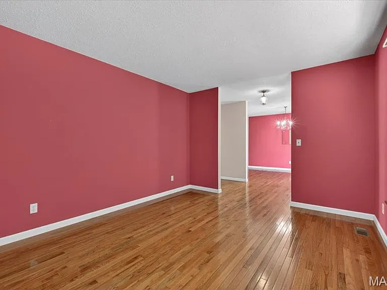 4038 N Bridge Dr — Photo 3