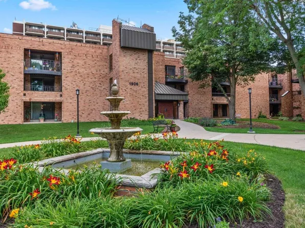 1906 East Shorewood BOULEVARD #148, Shorewood, WI 53211