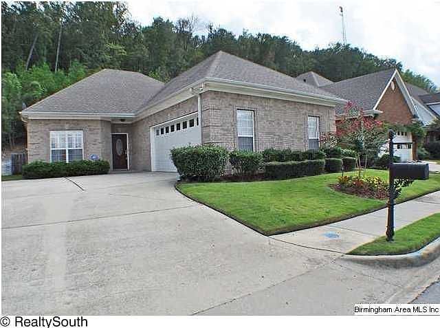 1st image of 901 Castlemaine Dr