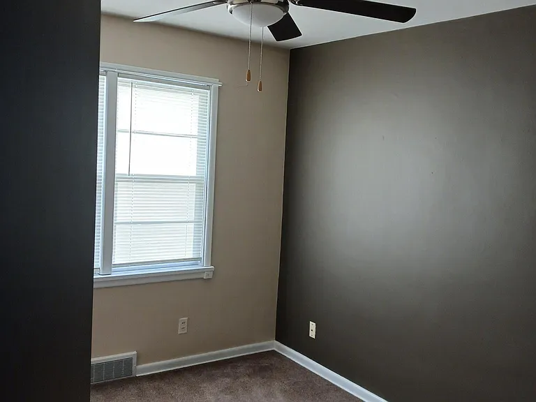 422 W William St — Photo 5