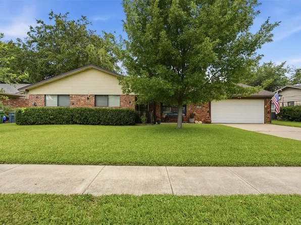 5421 Susan Lee Ln, North Richland Hills, TX 76180