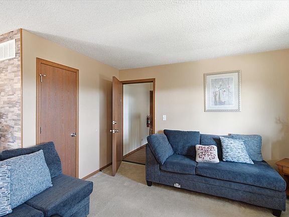 4th image of 1056 Manchester Ct APT F