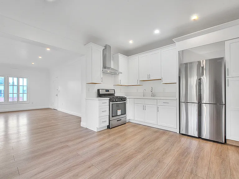 1044 1/2 S Cloverdale Ave #1044-1/2 — Photo 15