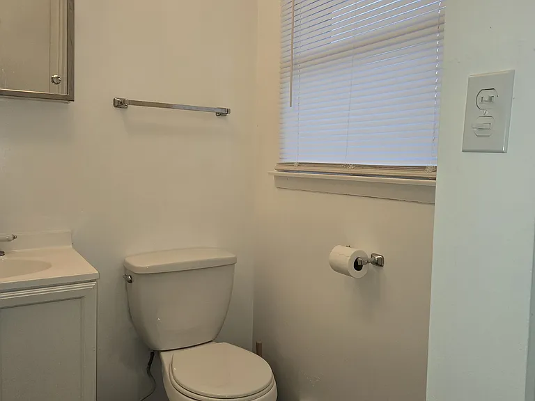 105 Hobart St #5 — Photo 14