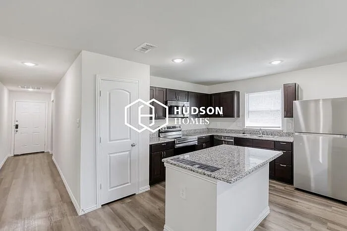 161 Westview Dr — Photo 5