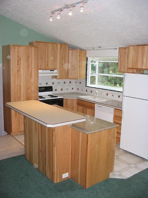 hickory kitchen, appliances included
