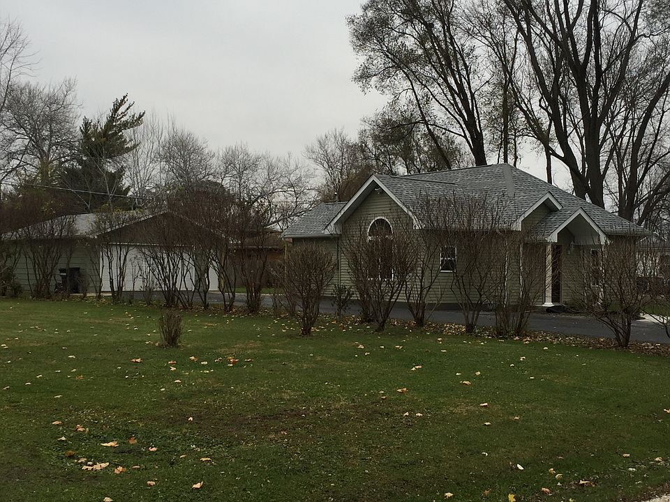 2nd image of 2421 Poplar St
