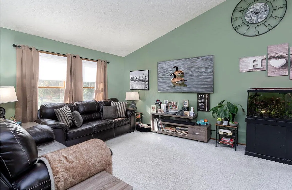 3 bed, 1655 sqft, $2,200 — Photo 2