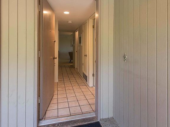 4th image of 2325 Eastridge Ave APT 621