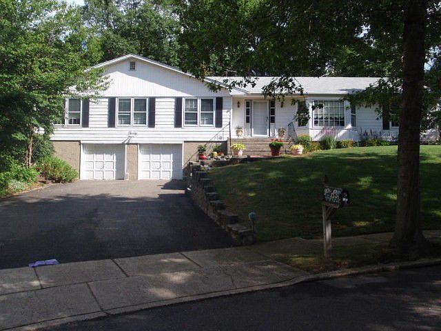 1st image of 20 Kimber Ct