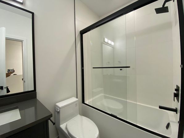 3 bedroom rental in Surrey — photo 14