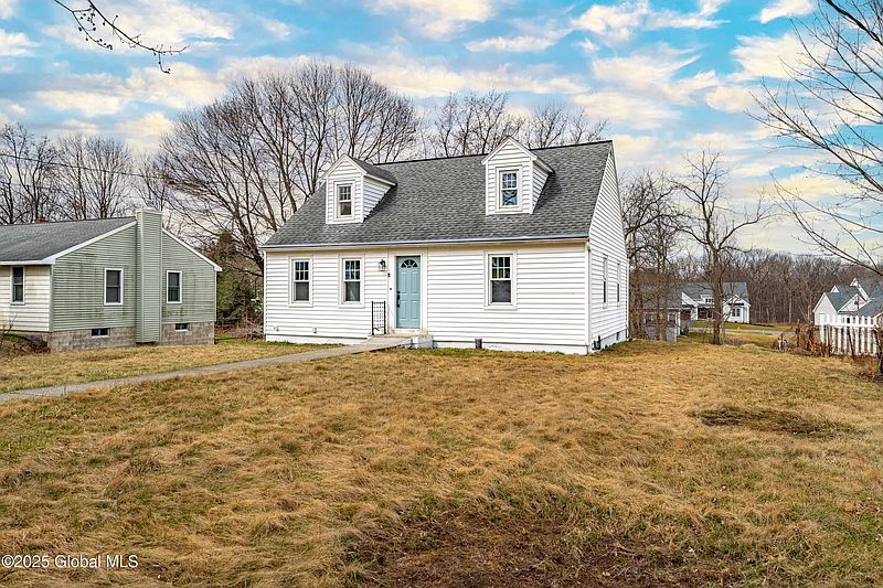 3rd image of 174 Bloomingrove Drive