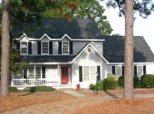 412 Edinboro Dr, Southern Pines, NC 28387
