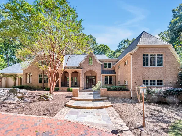 51 Araya Ln, Chapel Hill, NC 27516