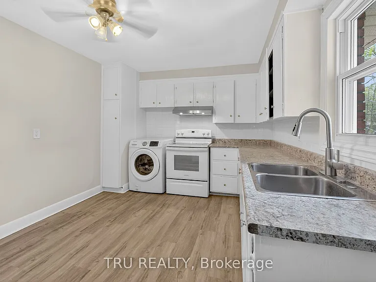407 Peach Tree Ln #3 — Photo 9