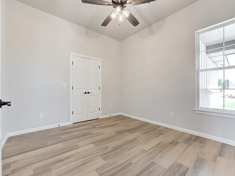 10421 SW 51st St — Photo 36
