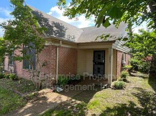 1096 Sunstar Dr, Cordova, TN 38018