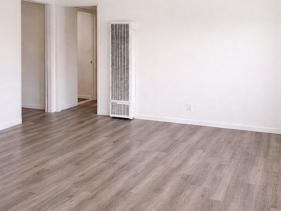 4th image of 3724 Yosemite St #3724