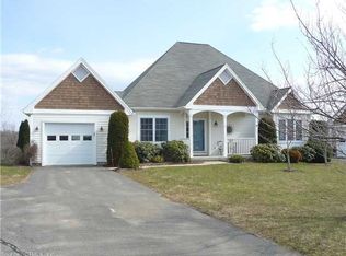 27 S Pond Rd, Bloomfield, CT 06002
