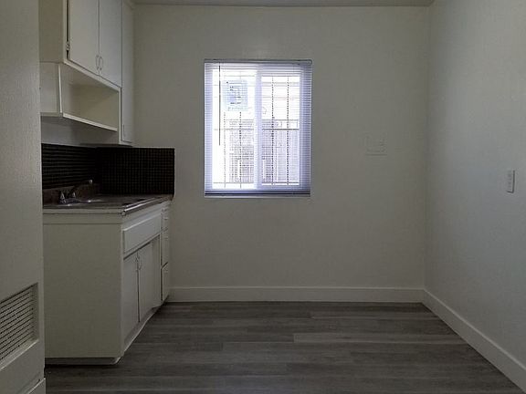 2nd image of 1140 W 120th St #2