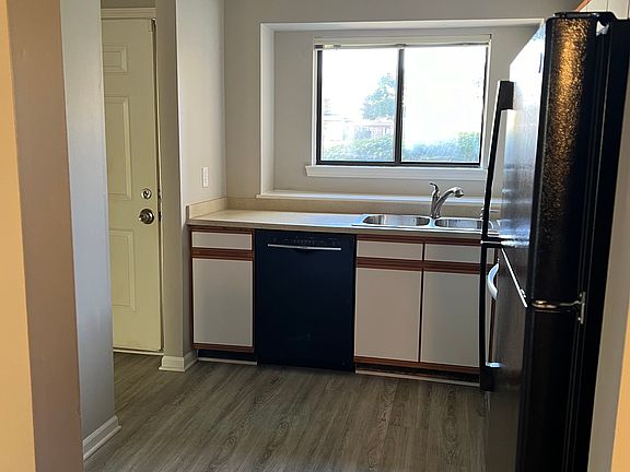 2nd image of 42582 Lilley Pointe Dr