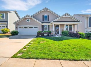 7838 Meridale Forest Dr, Charlotte, NC 28269