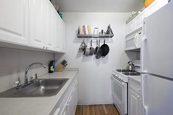 Rented by Corcoran | media 22