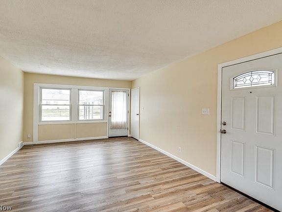 5th image of 1203 Sarlson Ave