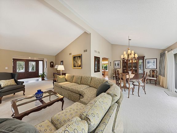 5th image of 96 Briarwood Cir