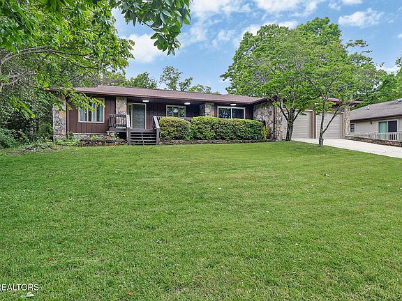 2nd image of 104 Baltusrol Rd